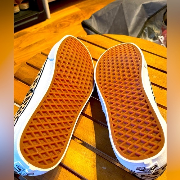 Authentic NWT Vans Donehy Leopard Print Sneaker - Women's Size 11 - Brand New - Picture 5 of 8